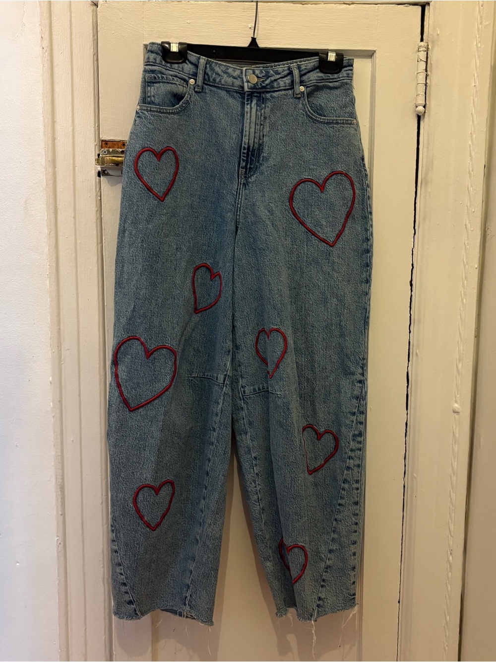 Avec Les Filles Heart Embroidered Barrel Jeans - Light Wash - Picture 2 of 7